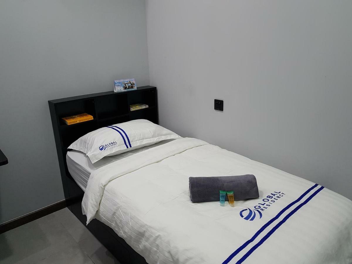 Global Residency Hotel Kota Kinabalu Buitenkant foto